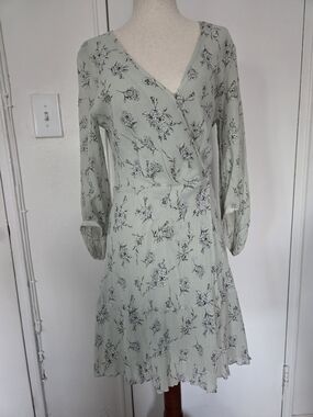 Club Monaco Sage Green Floral Wrap-Style Long Sleeve Dress